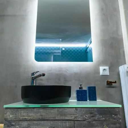 Serenity And 2 Bedroom Luxury In Kalamaria Apartmán